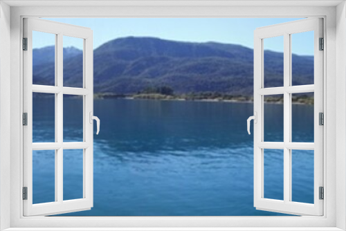 Fototapeta Naklejka Na Ścianę Okno 3D - panorámica de montañas y lago