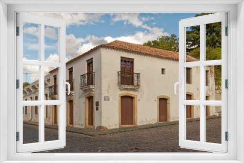 Fototapeta Naklejka Na Ścianę Okno 3D - Uruguay - an old, historic farm building.