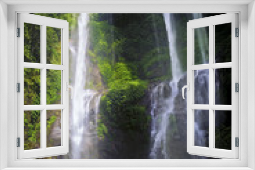 Fototapeta Naklejka Na Ścianę Okno 3D - Sekumpul Waterfall