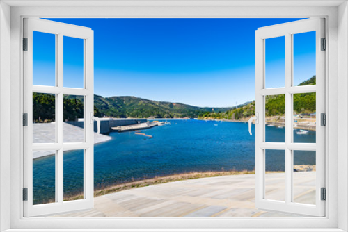 Fototapeta Naklejka Na Ścianę Okno 3D - リアス式海岸三陸の漁港の風景