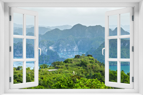 Fototapeta Naklejka Na Ścianę Okno 3D - View of Halong bay islands mountains South China Sea Vietnam. Site Asia