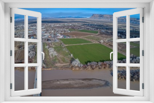Fototapeta Naklejka Na Ścianę Okno 3D - Aerial View of Green River, Utah in the Early Spring