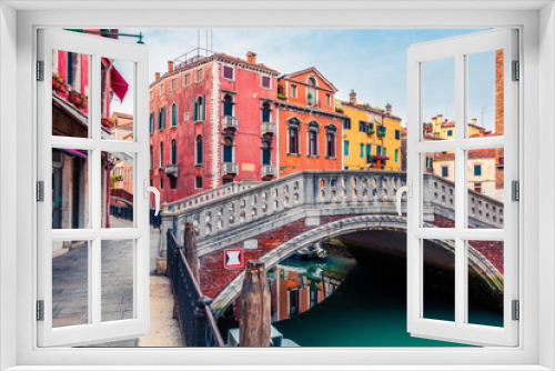 Fototapeta Naklejka Na Ścianę Okno 3D - Beautiful spring view of Vennice with famous water canal and colorful houses. Splendid morning scene in Italy, Europe. Magnificent Mediterranean cityscape. Traveling concept background.