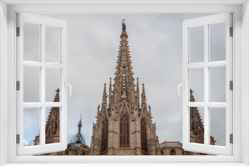 Fototapeta Naklejka Na Ścianę Okno 3D - Close-up of the monumental high of Santa Creu Cathedral in Barcelona