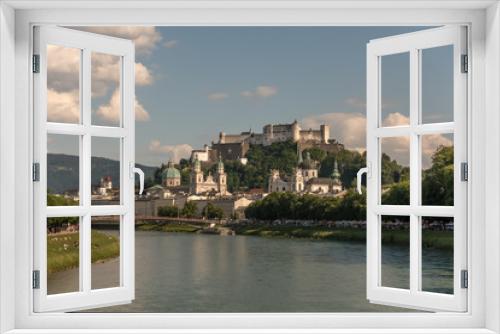Fototapeta Naklejka Na Ścianę Okno 3D - The old town of Salzburg