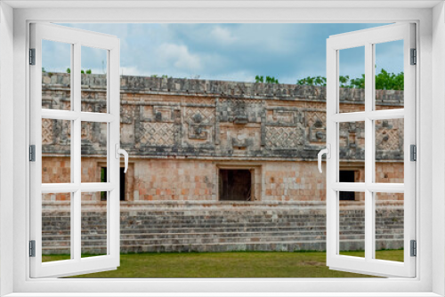 Fototapeta Naklejka Na Ścianę Okno 3D - Overview of a Mayan Temple, in the archaeological area of Uxmal, on the Yucatan Peninsula