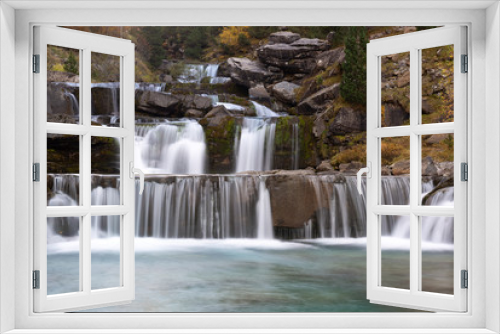 Fototapeta Naklejka Na Ścianę Okno 3D - Gradas De Soaso, Falls on Arazas River, Ordesa and Monte Perdido National Park, Huesca, Spain