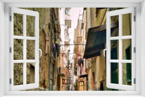Fototapeta Naklejka Na Ścianę Okno 3D - narrow street in napels italy