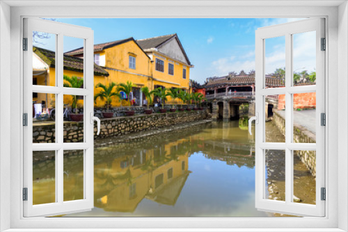 Fototapeta Naklejka Na Ścianę Okno 3D - Japanese Covered Bridge in Hoi An Ancient Town, Vietnam.