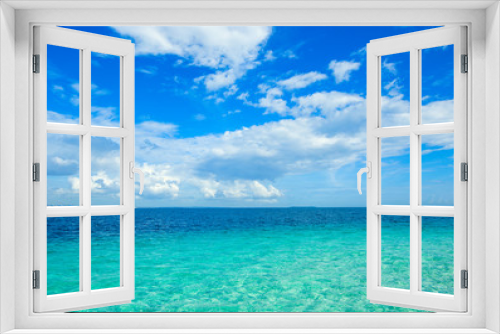 Fototapeta Naklejka Na Ścianę Okno 3D - Beautiful sky and blue sea