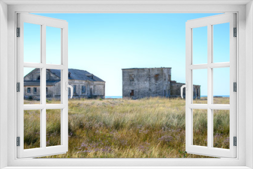 Fototapeta Naklejka Na Ścianę Okno 3D - Abandoned houses by the sea background