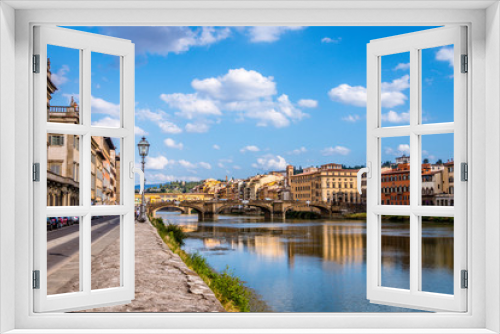 Fototapeta Naklejka Na Ścianę Okno 3D - The Ponte Vecchio over the Arno river in Florence, Tuscany, Italy