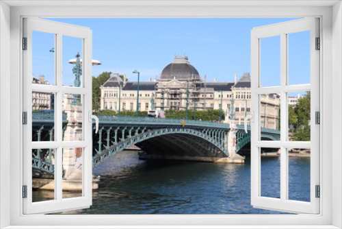 Fototapeta Naklejka Na Ścianę Okno 3D - Ville de Lyon - Pont de l'Université sur le fleuve Rhône inauguré en 1903 avec arches métalliques