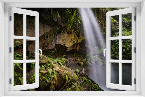 Fototapeta Naklejka Na Ścianę Okno 3D -  Emerlad Pool and Waterfall Views around the caribbean island of Dominica West indies