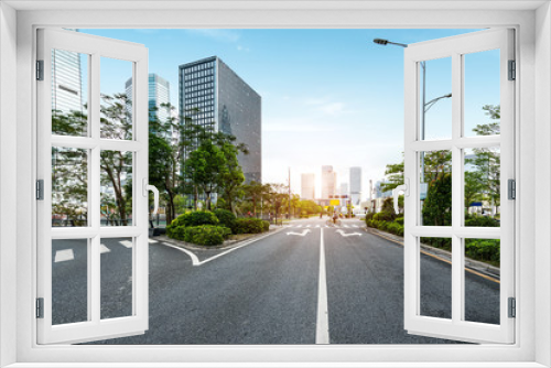 Fototapeta Naklejka Na Ścianę Okno 3D - empty highway with cityscape and skyline of shenzhen,China