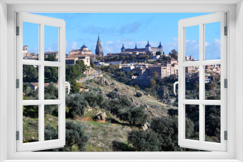 Fototapeta Naklejka Na Ścianę Okno 3D - Beautiful view of the historic city of Toledo and the medieval Alcazar.