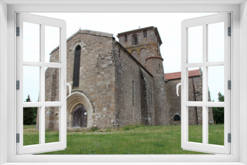 Fototapeta Naklejka Na Ścianę Okno 3D - Saint-Jacques church in Pouzauges (france)