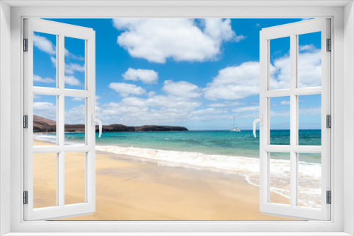 Fototapeta Naklejka Na Ścianę Okno 3D - Panorama of beautiful beach and tropical sea of Lanzarote. Canaries