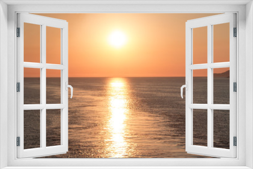 Fototapeta Naklejka Na Ścianę Okno 3D - Sonnenaufgang von einem Schiff aus