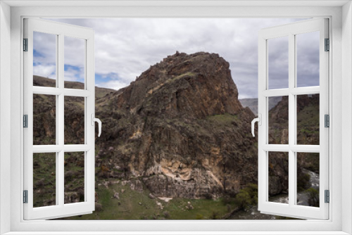 Fototapeta Naklejka Na Ścianę Okno 3D - tmogvi castle with mountain and river landscape