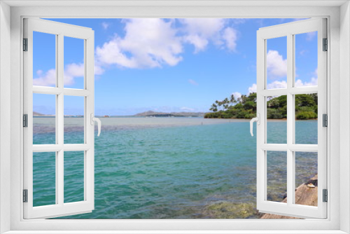 Fototapeta Naklejka Na Ścianę Okno 3D - ハワイ　オアフ島　ターコイズブルーの海と青空の風景