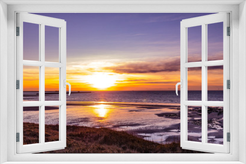 Fototapeta Naklejka Na Ścianę Okno 3D - Sunset and ocean