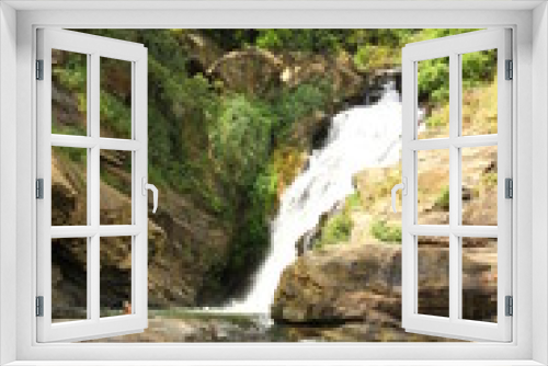 Fototapeta Naklejka Na Ścianę Okno 3D - Sri Lanka -  Ella rock - waterfall
