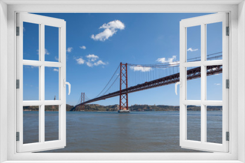 Fototapeta Naklejka Na Ścianę Okno 3D - The most famous bridge in Lisbon