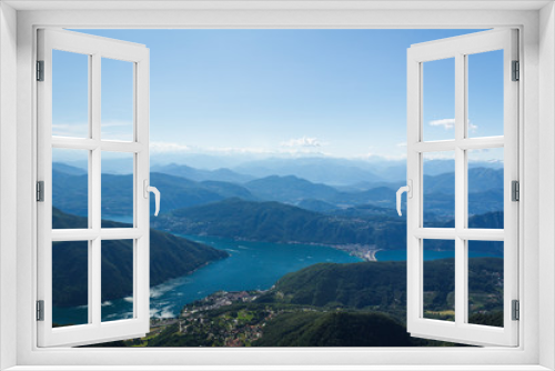 Fototapeta Naklejka Na Ścianę Okno 3D - Lake Lugano in Switzerland.