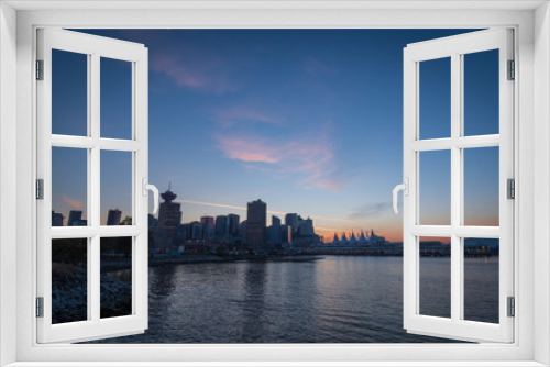Fototapeta Naklejka Na Ścianę Okno 3D - Sunset over skyline of Downtown Vancouver.