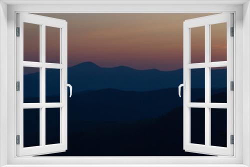 Fototapeta Naklejka Na Ścianę Okno 3D - Beautiful siluet on Mountain