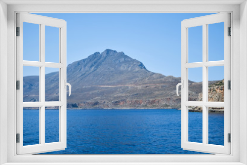 Fototapeta Naklejka Na Ścianę Okno 3D - Greece resort island Santorini with mountains and sea
