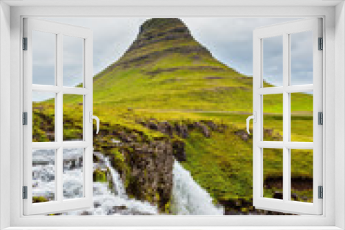 Fototapeta Naklejka Na Ścianę Okno 3D - Threaded full-flowing waterfall Kirkyufell Foss