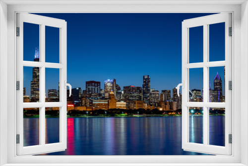 Fototapeta Naklejka Na Ścianę Okno 3D - Amazing Chicago skyline in the evening - CHICAGO, ILLINOIS - JUNE 12, 2019