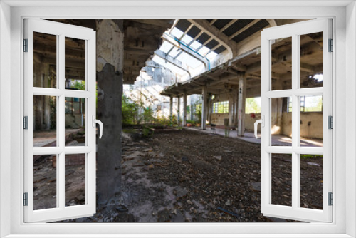 Fototapeta Naklejka Na Ścianę Okno 3D - Urban exploration / Abandoned Oil mill