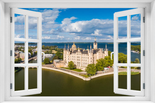 Fototapeta Naklejka Na Ścianę Okno 3D - Panorama Schweriner Schloss