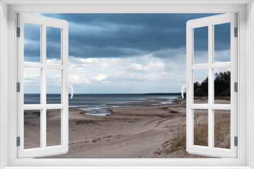 Fototapeta Naklejka Na Ścianę Okno 3D - Sandy coast , gulf of Riga, Baltic sea.