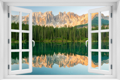 Fototapeta Naklejka Na Ścianę Okno 3D - Bergsee in Südtirol