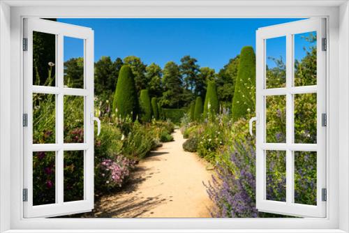 Fototapeta Naklejka Na Ścianę Okno 3D - English Country House and Garden