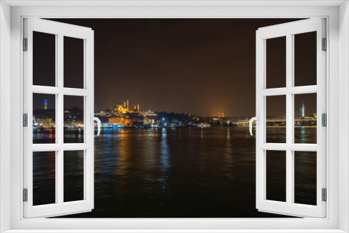Fototapeta Naklejka Na Ścianę Okno 3D - Istanbul night panorama viewed form Galata Bridge with the illuminated Suleymaniye Mosque, Turkey