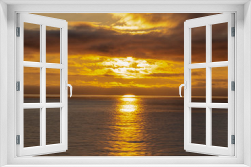 Fototapeta Naklejka Na Ścianę Okno 3D - 日本海の夕陽