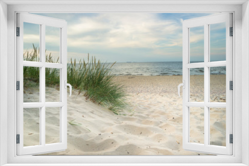 Fototapeta Naklejka Na Ścianę Okno 3D - Plaża trawa i Morze Bałtyckie