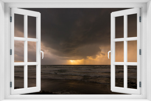 Fototapeta Naklejka Na Ścianę Okno 3D - Beach storm