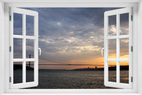 Fototapeta Naklejka Na Ścianę Okno 3D - Bosporus bridge at Sunset