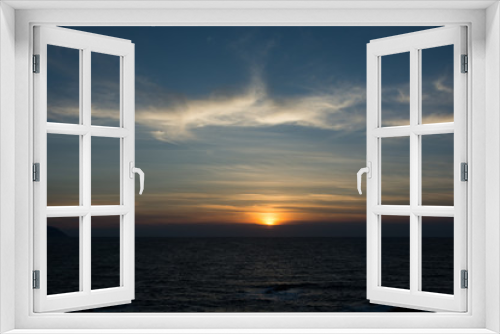 Fototapeta Naklejka Na Ścianę Okno 3D - 静かな海に沈む夕陽