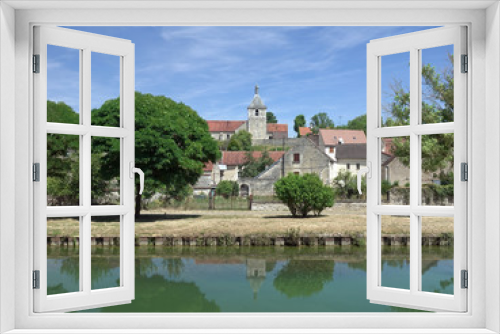 Fototapeta Naklejka Na Ścianę Okno 3D - Le canal de Bourgogne au pied du village de Saint-Vinnemer dans l'Yonne