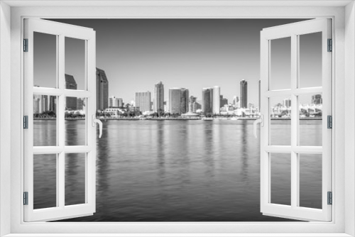 Fototapeta Naklejka Na Ścianę Okno 3D - San Diego skyline black and white