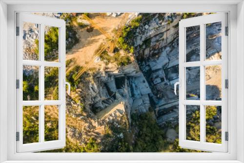 Fototapeta Naklejka Na Ścianę Okno 3D - Stone sorting conveyor belt in large Quarry - Top down aerial view