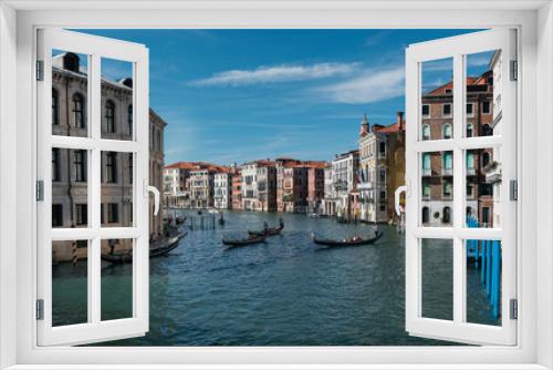 Fototapeta Naklejka Na Ścianę Okno 3D - View from the Rialto Bridge Venice, italy
