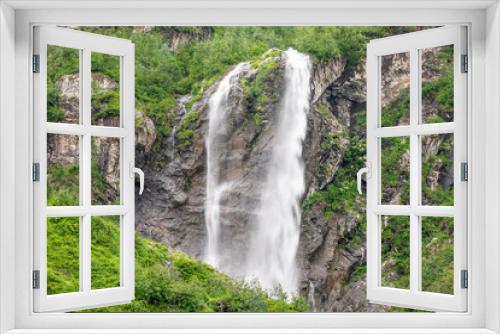 Fototapeta Naklejka Na Ścianę Okno 3D - The highest waterfall, falling from a cliff